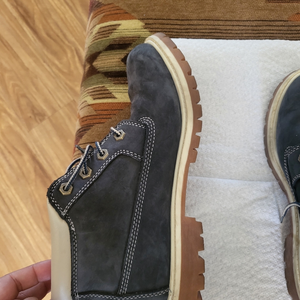 Women's Boots - Picture 3 of 7